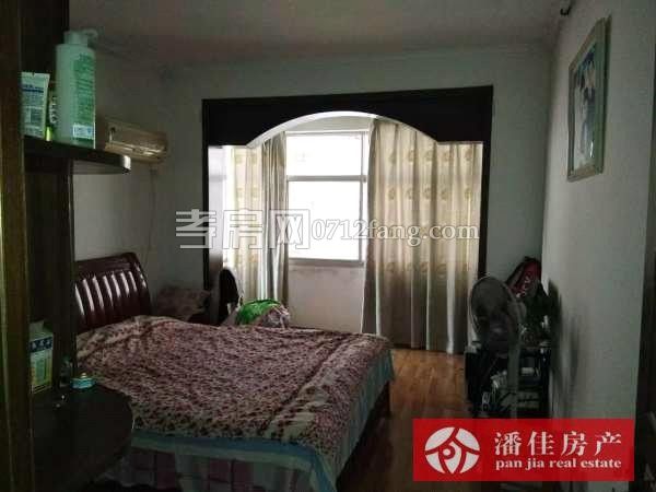 急售！滿二錦繡后湖精裝三房117平70萬