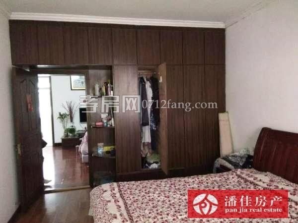 急售！滿二錦繡后湖精裝三房117平70萬