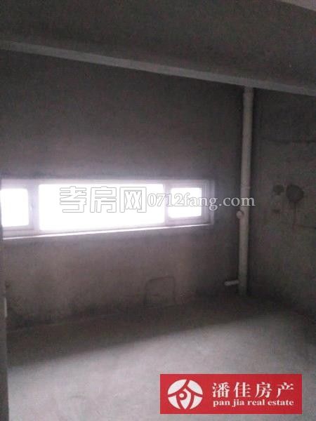 北京二路玉泉 南门对面146平毛坯证满税低