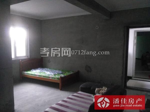 北京二路玉泉 南门对面146平毛坯证满税低