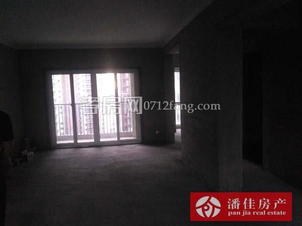 北京二路玉泉 南门对面146平毛坯证满税低