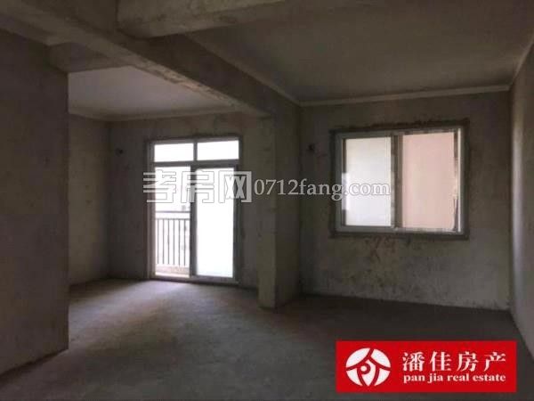 锦绣后湖三室二厅二卫131平精装修11层的9楼