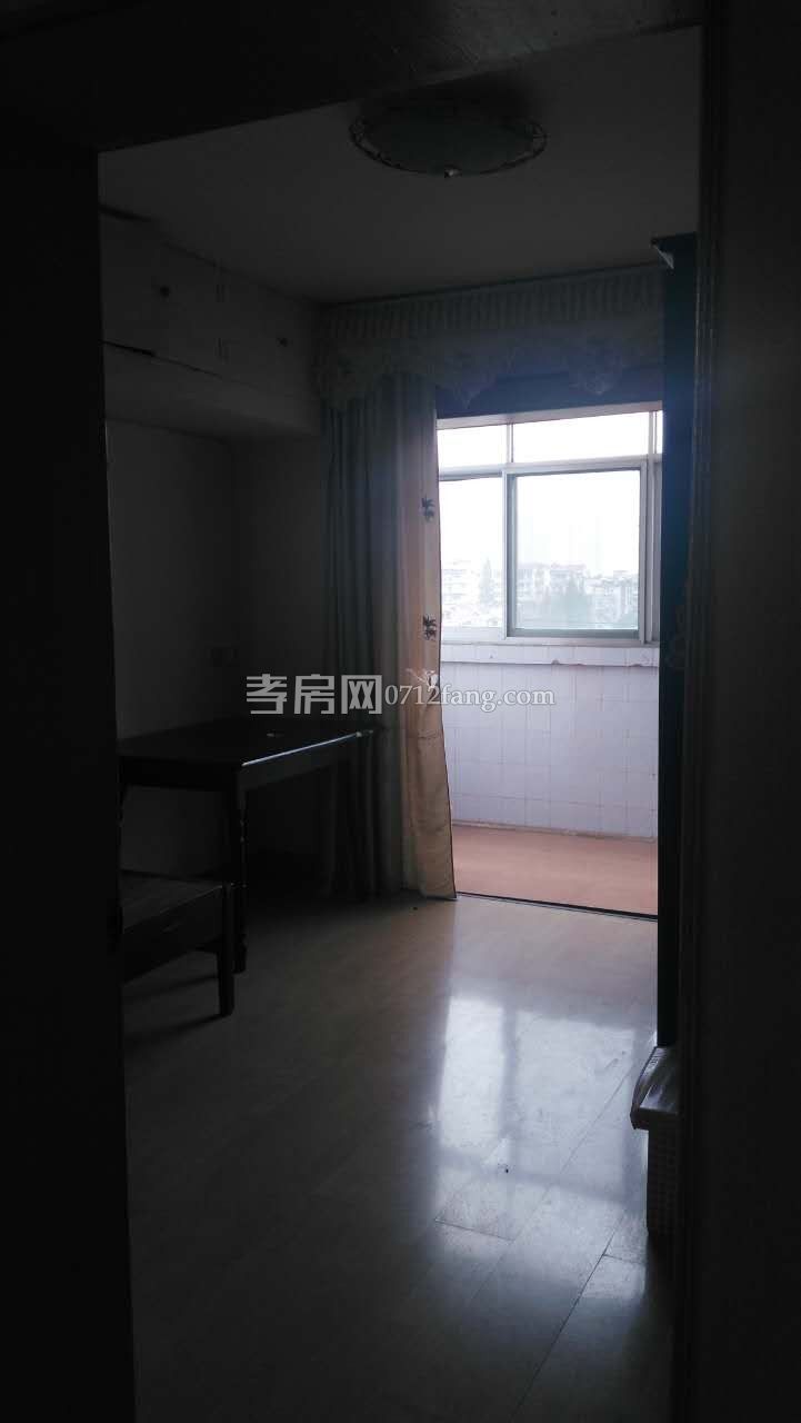 春潮花園精裝房2室2廳