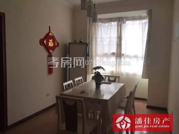 【潘佳房產(chǎn)推薦】【滿二泰陽(yáng)城二期130平米3室2廳2衛(wèi)精裝南北通透70萬(wàn)】