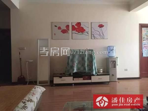 【潘佳房產(chǎn)推薦】【滿二泰陽(yáng)城二期130平米3室2廳2衛(wèi)精裝南北通透70萬(wàn)】
