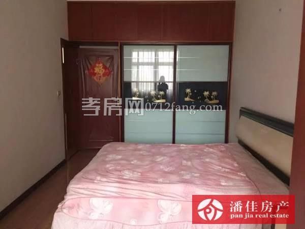 【潘佳房產(chǎn)推薦】【滿二泰陽(yáng)城二期130平米3室2廳2衛(wèi)精裝南北通透70萬(wàn)】