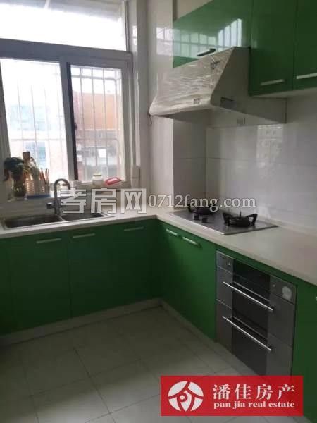 【潘佳房產(chǎn)推薦】【滿二泰陽(yáng)城二期130平米3室2廳2衛(wèi)精裝南北通透70萬(wàn)】