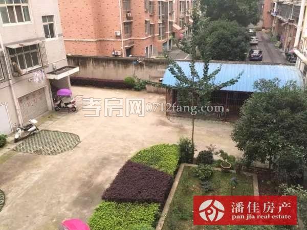 【潘佳房產(chǎn)推薦】【滿二泰陽(yáng)城二期130平米3室2廳2衛(wèi)精裝南北通透70萬(wàn)】