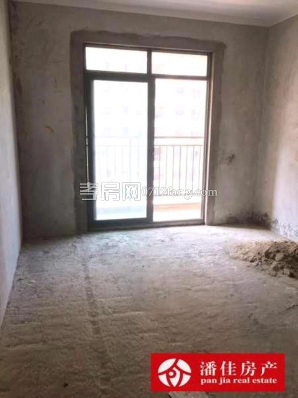 濱湖天地4室2廳2衛(wèi)127送20平毛坯特價出清