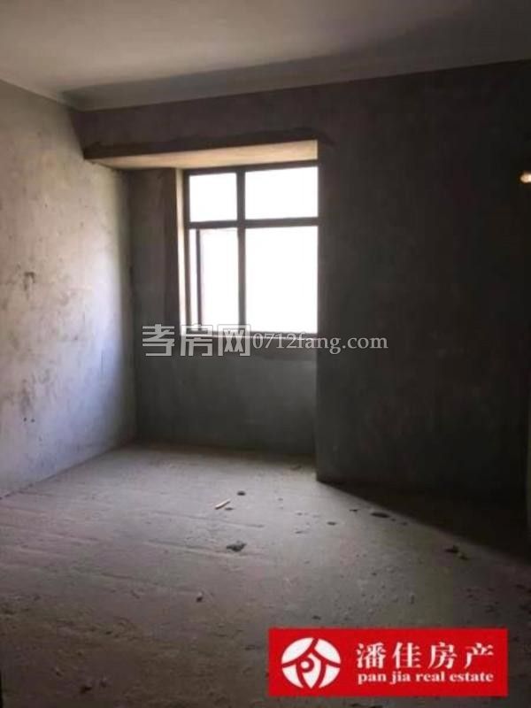 濱湖天地4室2廳2衛(wèi)127送20平毛坯特價出清