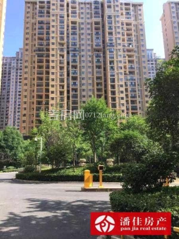 濱湖天地4室2廳2衛(wèi)127送20平毛坯特價出清