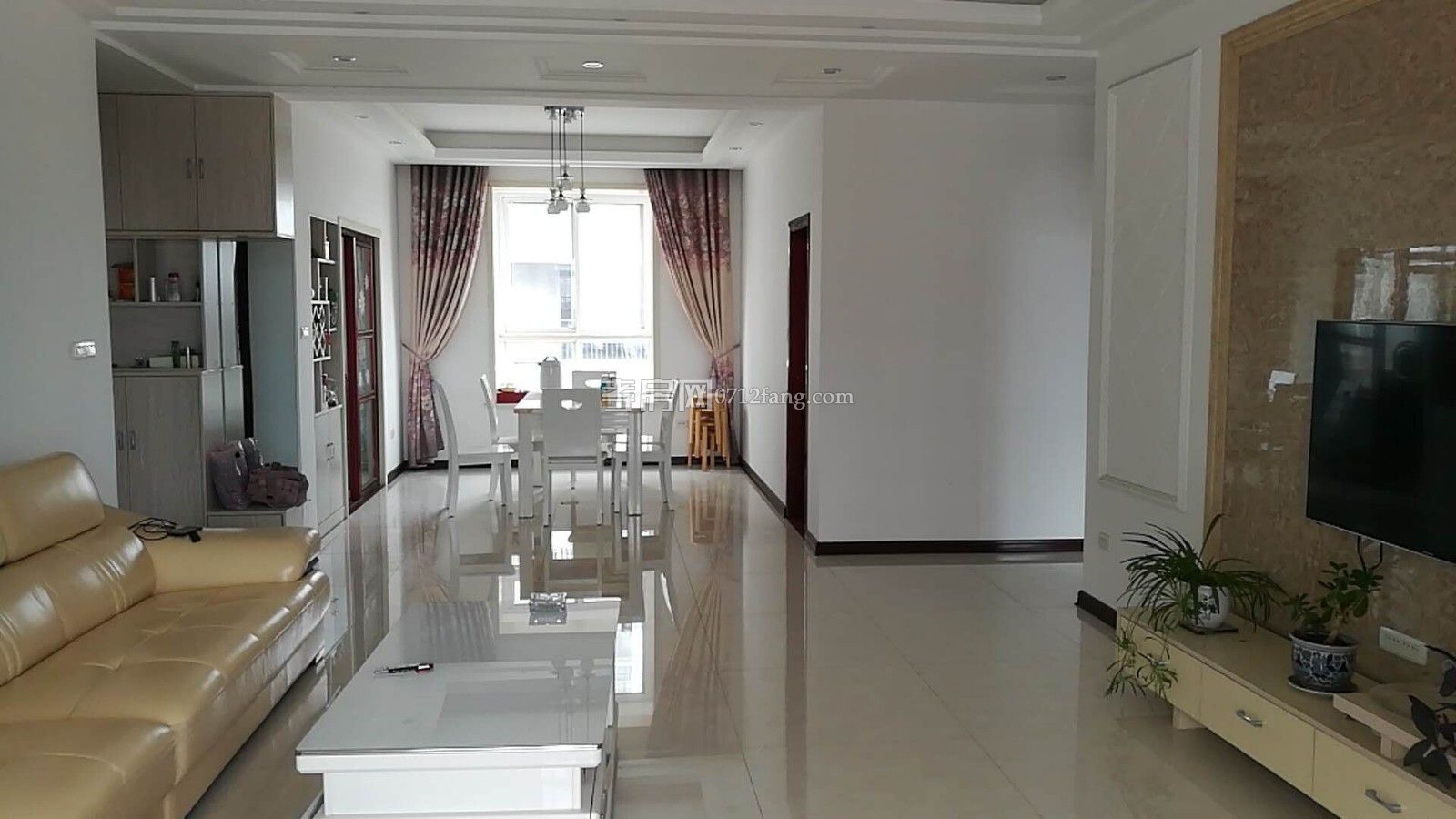 三面采光南北通透香港城一期4室2廳2衛(wèi)139送20平觀景房