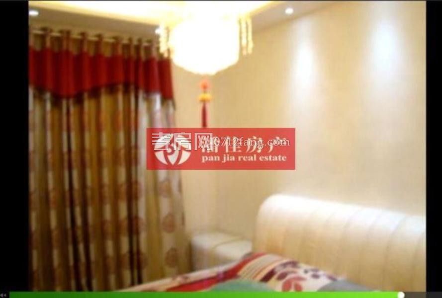 同升小區(qū)長征路上帶20平米車庫1/6樓126.4毛坯50萬