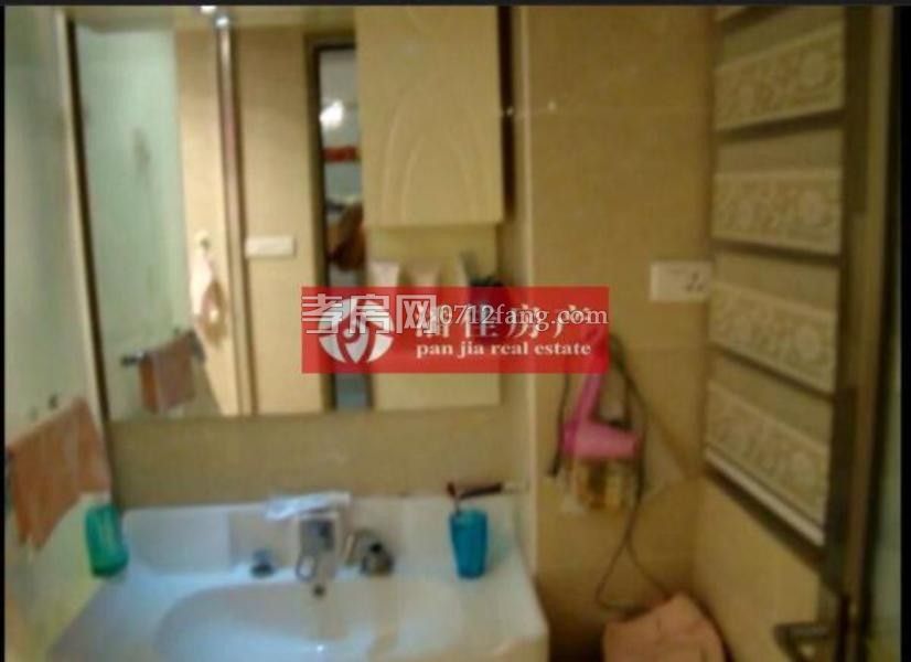 同升小區(qū)長征路上帶20平米車庫1/6樓126.4毛坯50萬