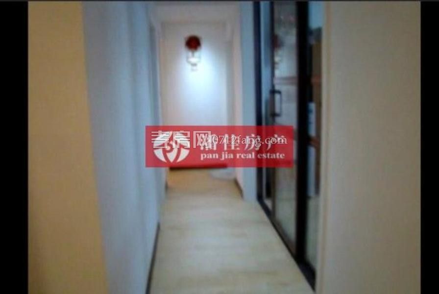 同升小區(qū)長征路上帶20平米車庫1/6樓126.4毛坯50萬