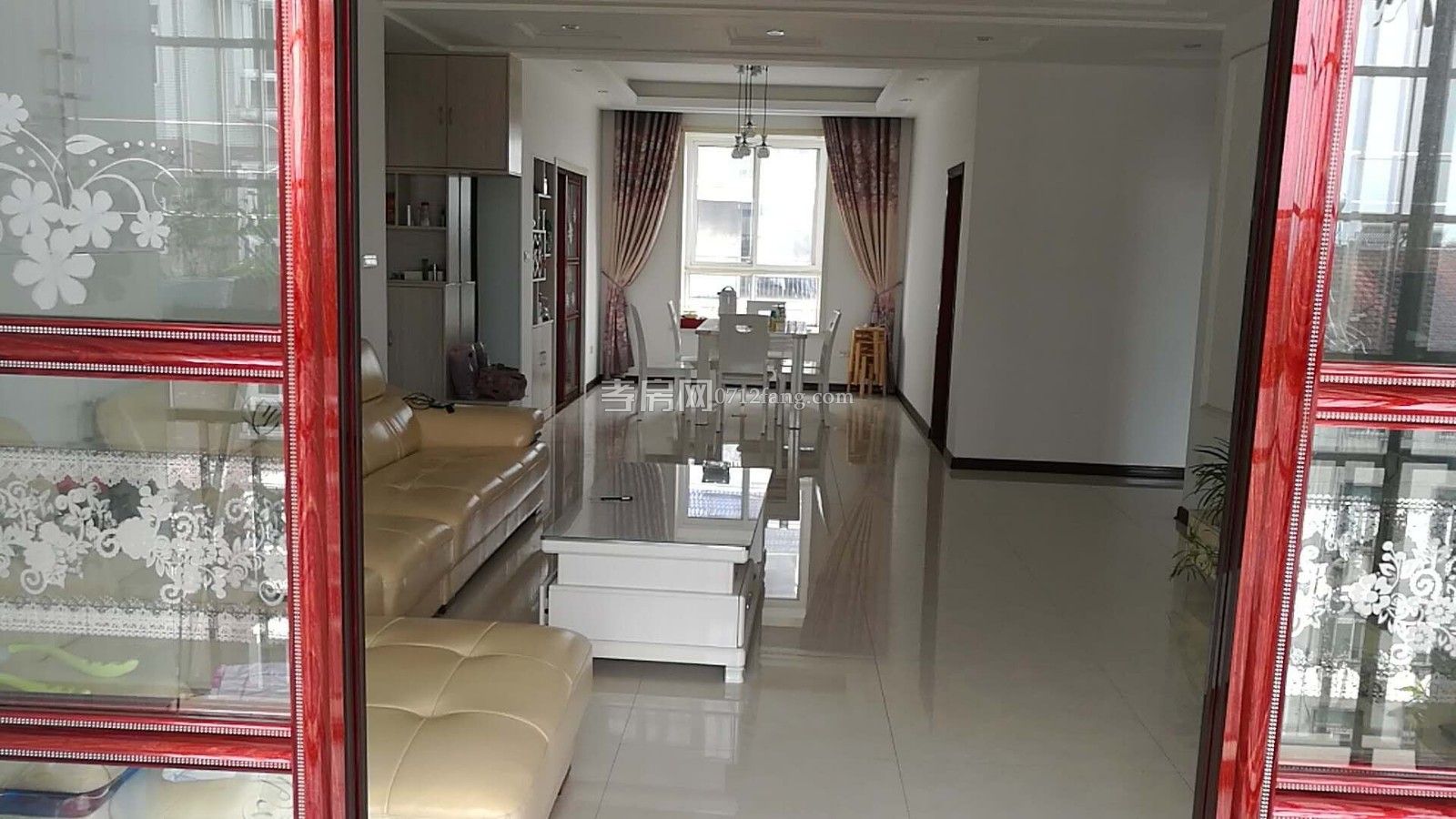 掛口小區(qū)大三房，精裝修，送全套家電，拎包入住