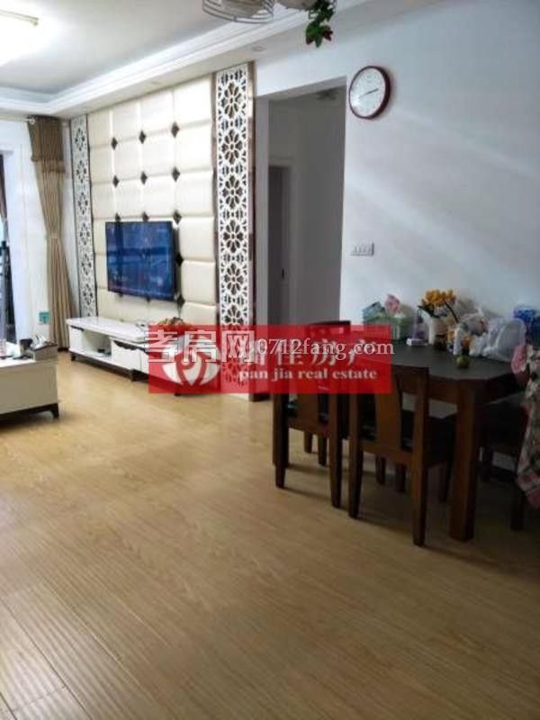 星河天街3室2廳1衛(wèi)2陽(yáng)臺(tái)97送15平觀景高層