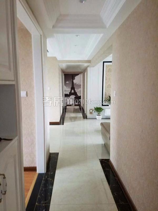 亞瀾灣4室2廳2衛(wèi)精裝119平122萬