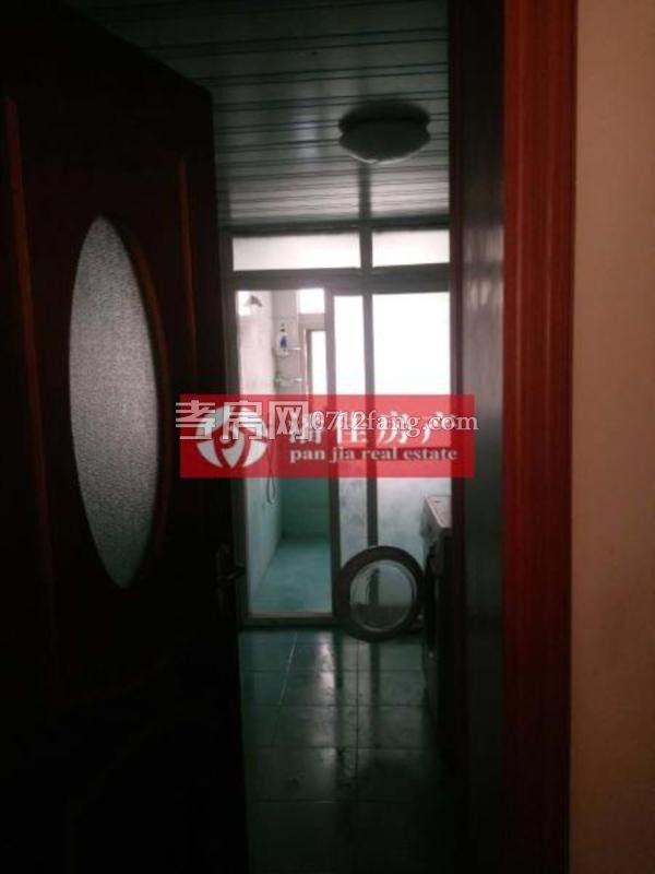 滿二宇濟(jì)商貿(mào)城100平精裝修文化路 楚環(huán)中學(xué)3樓