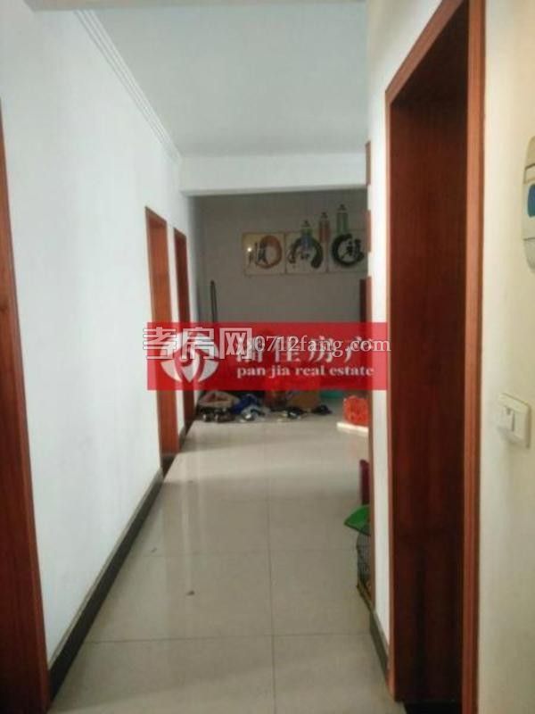 滿二宇濟(jì)商貿(mào)城100平精裝修文化路 楚環(huán)中學(xué)3樓