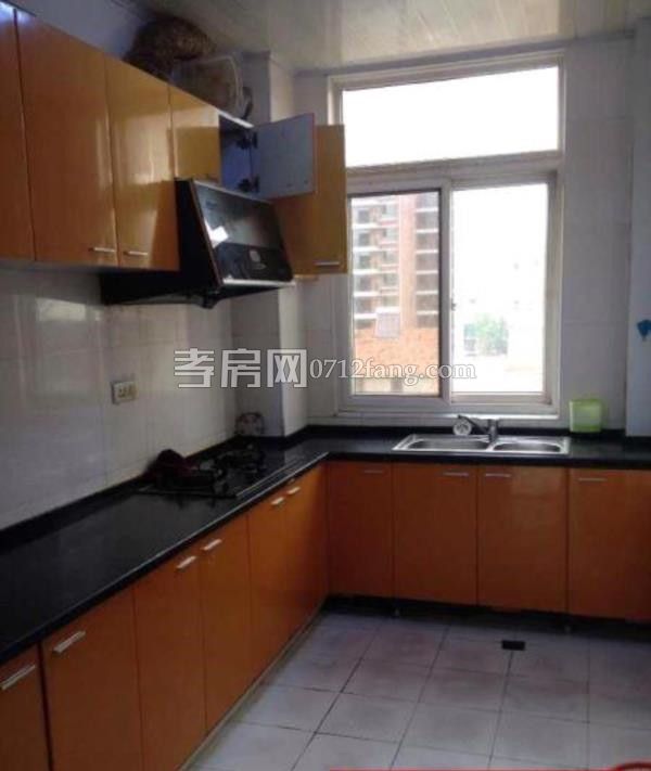 孝柴小區(qū)精裝房3室5/7樓