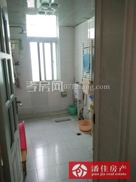 【潘佳房產(chǎn)推薦】【百佳豪庭小高層大戶型134平米高層南北通透精裝98萬】