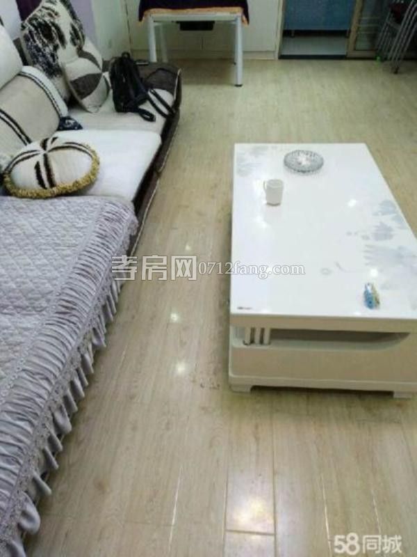 滿兩年錦繡后湖二期3室2廳1衛(wèi)108平精裝修電梯中層