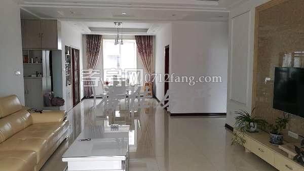 【潘佳房產(chǎn)推薦】【翡翠名都 中層102平米全新精裝75萬】