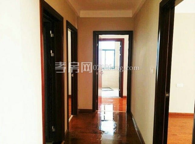 温馨家园（乾坤大道交通银行对面）