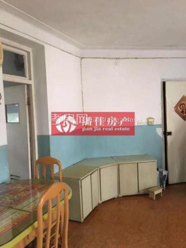 滿二宇濟(jì)商貿(mào)城100平精裝修文化路 楚環(huán)中學(xué)3樓