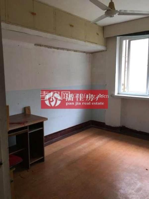 滿二宇濟(jì)商貿(mào)城100平精裝修文化路 楚環(huán)中學(xué)3樓