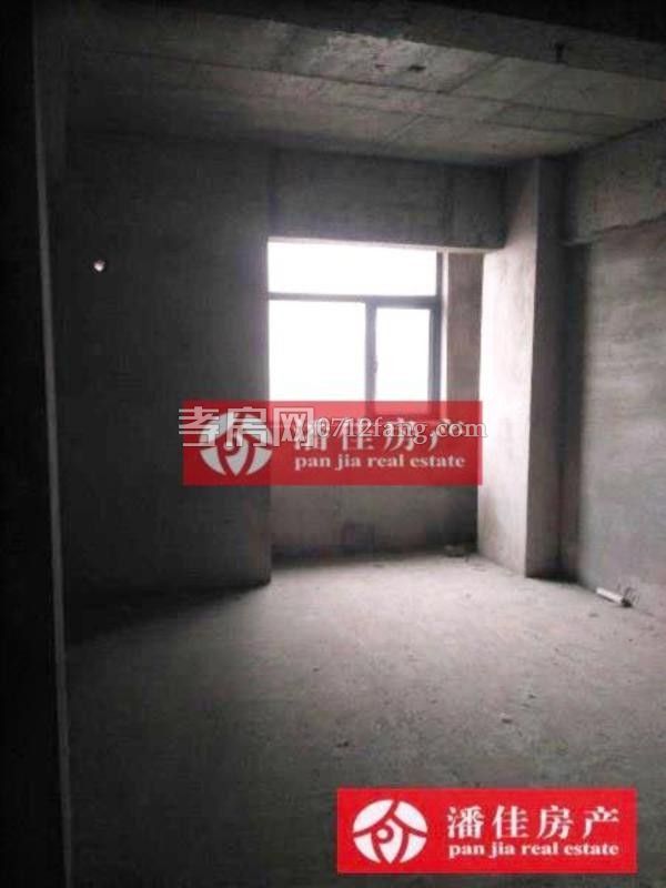 滿兩年北京二路玉泉 旁144.5平3樓