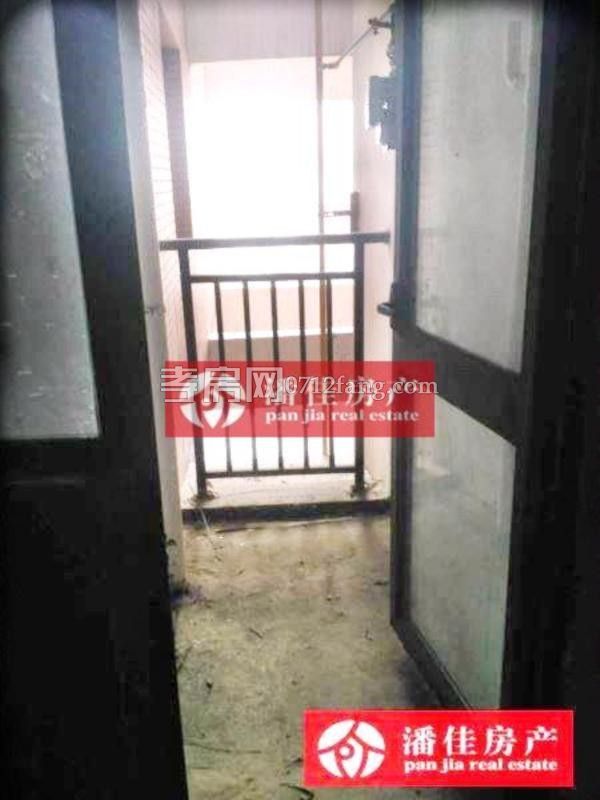 滿兩年北京二路玉泉 旁144.5平3樓