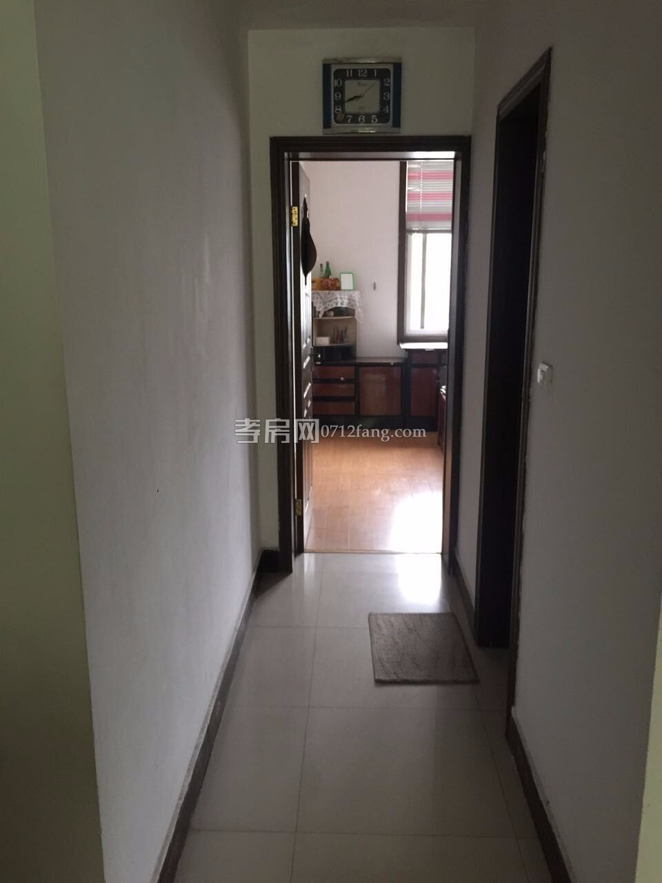 光榮路學(xué)院東門附近