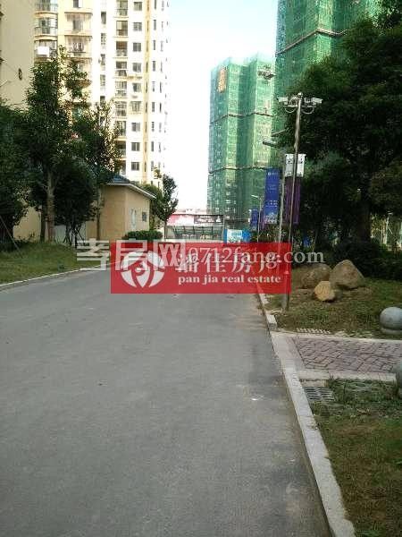 【潘佳房產(chǎn)推薦】灣流匯中間樓層110平米毛坯90萬(wàn)