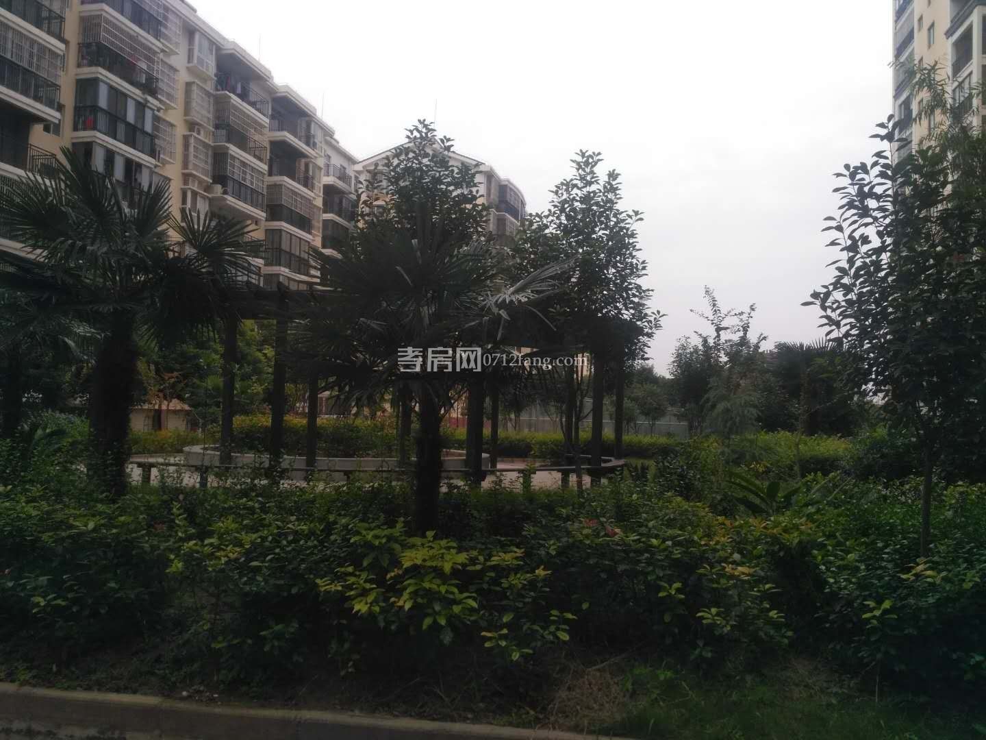 掛口小區(qū)大三房，精裝修，送全套家電，拎包入住