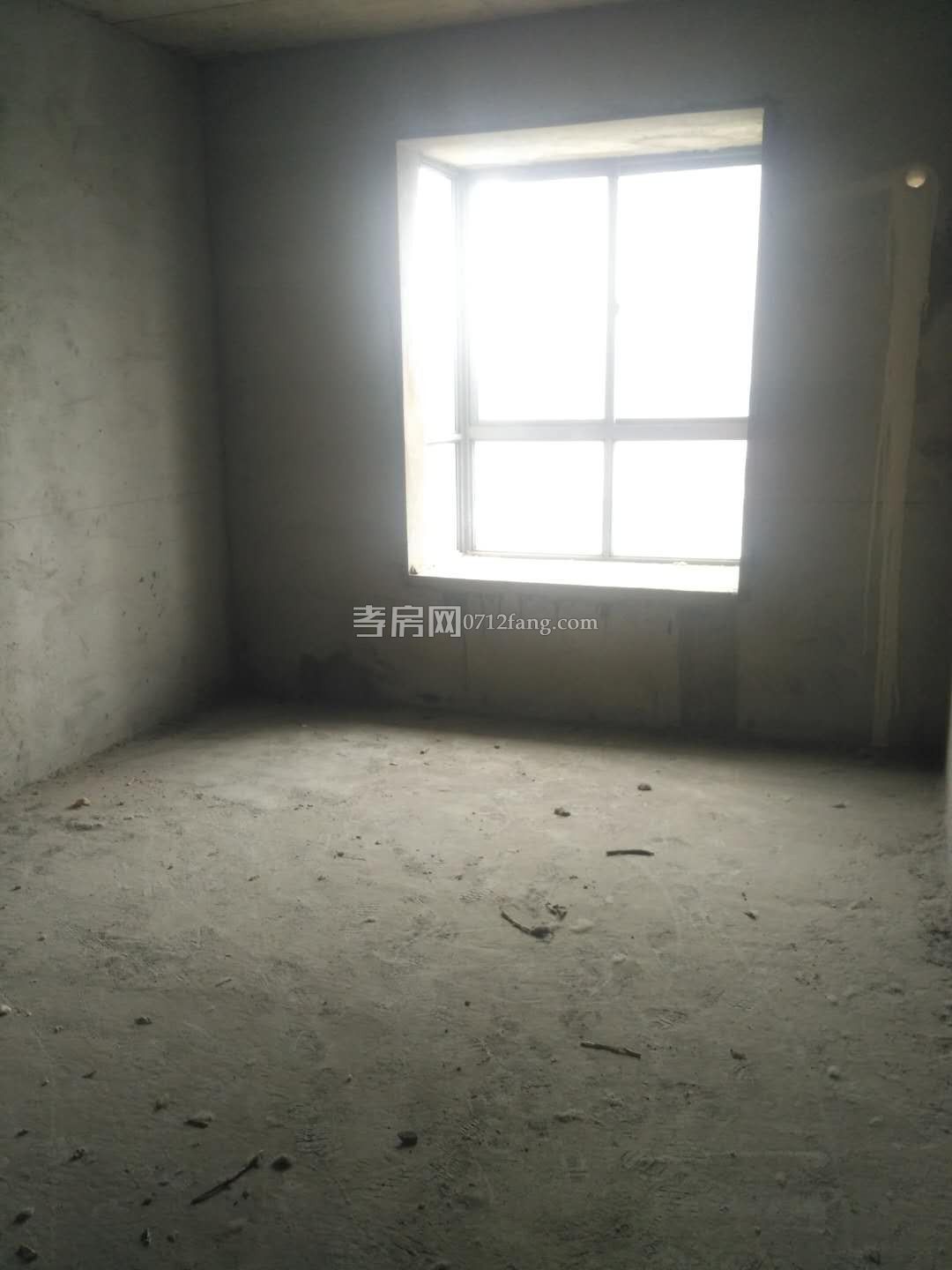 掛口小區(qū)大三房，精裝修，送全套家電，拎包入住