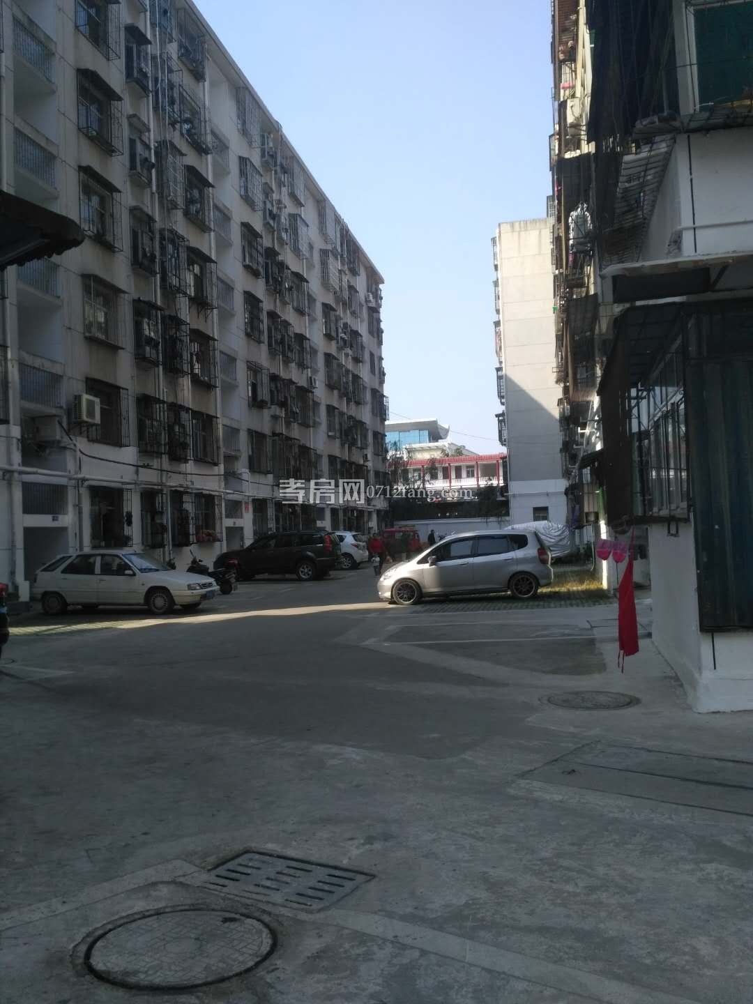 滿二掛口街131平中等裝修三面采光5樓拎包入住