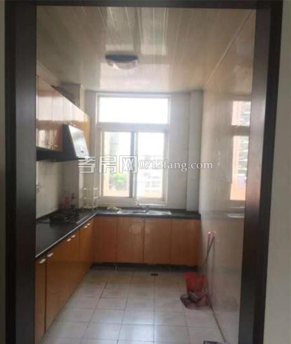 孝柴小區(qū)精裝房3室5/7樓