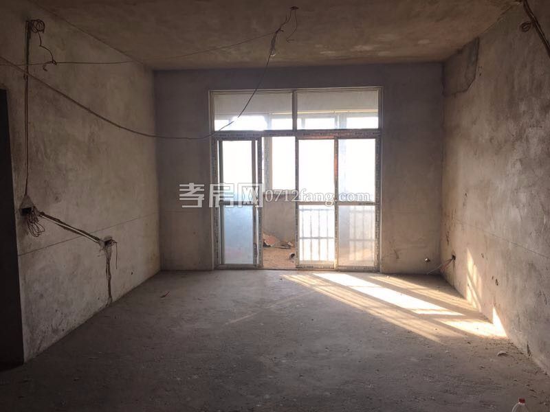 臥龍街上130平大三房兩廳兩衛(wèi)全款25萬搞完沒有其他費用