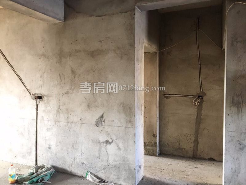 臥龍街上130平大三房兩廳兩衛(wèi)全款25萬搞完沒有其他費用