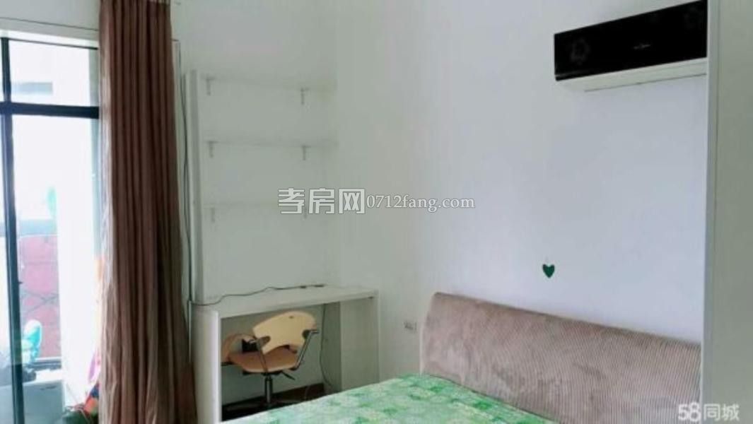 錦繡后湖二期電梯房經(jīng)典三房，131.36平精裝修中間