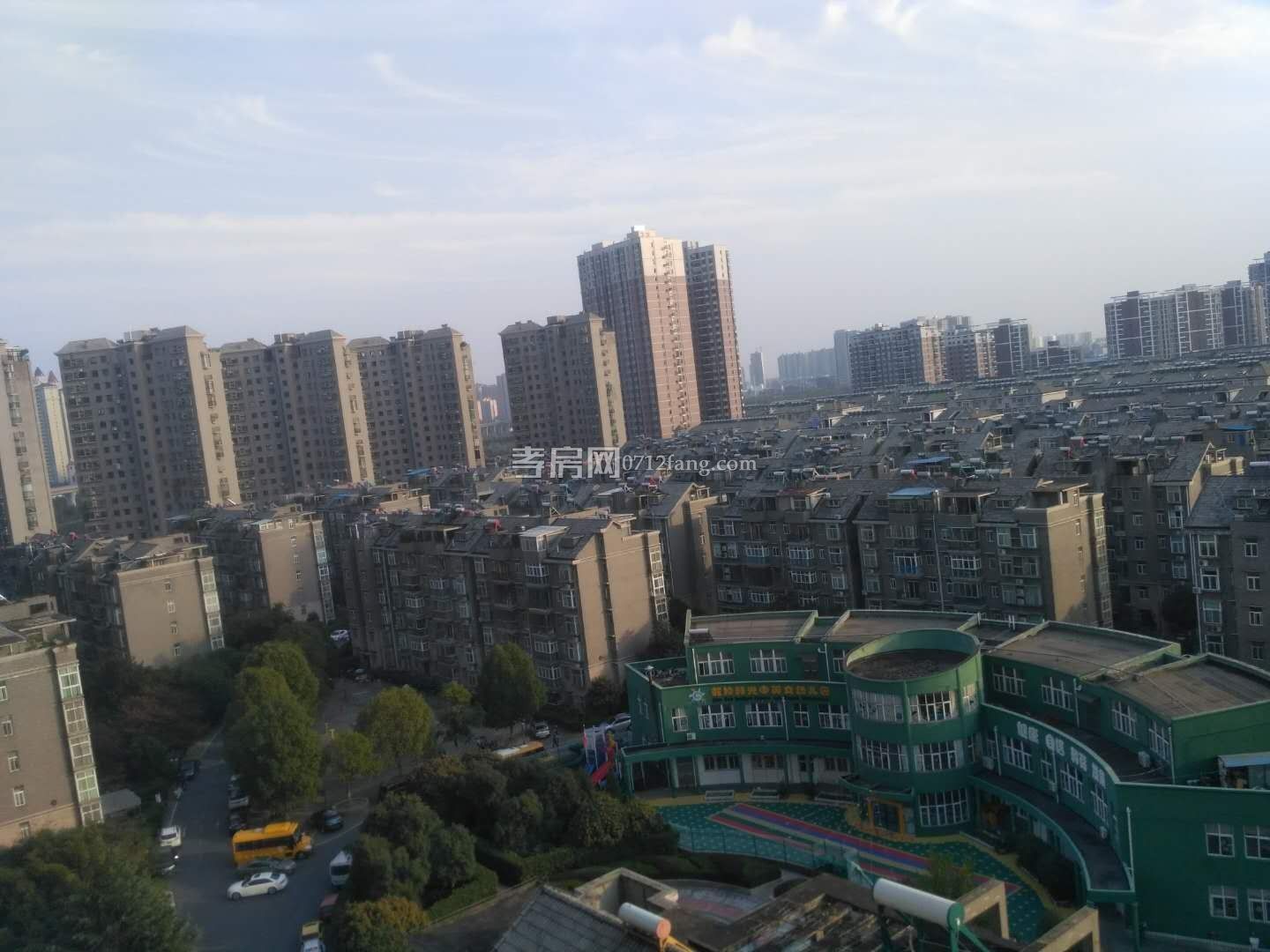 錦繡后湖二期電梯房經(jīng)典三房，131.36平精裝修中間