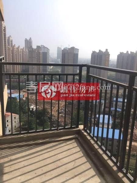 【潘佳房產(chǎn)推薦】【滿二翡翠名都1期107平米1樓簡裝62萬】