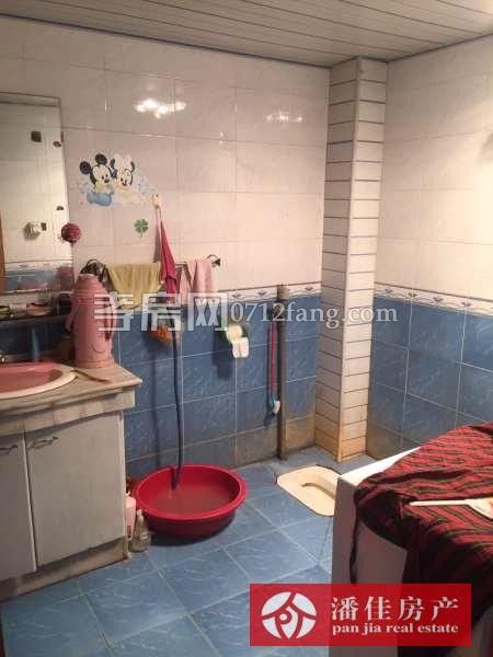 【潘佳房產(chǎn)推薦】滿二乾坤豪府一期139平米精裝南北通透130萬