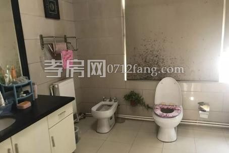 滿兩年柴油小區(qū)南區(qū)3室1廳1衛(wèi)80平簡(jiǎn)單裝修3樓