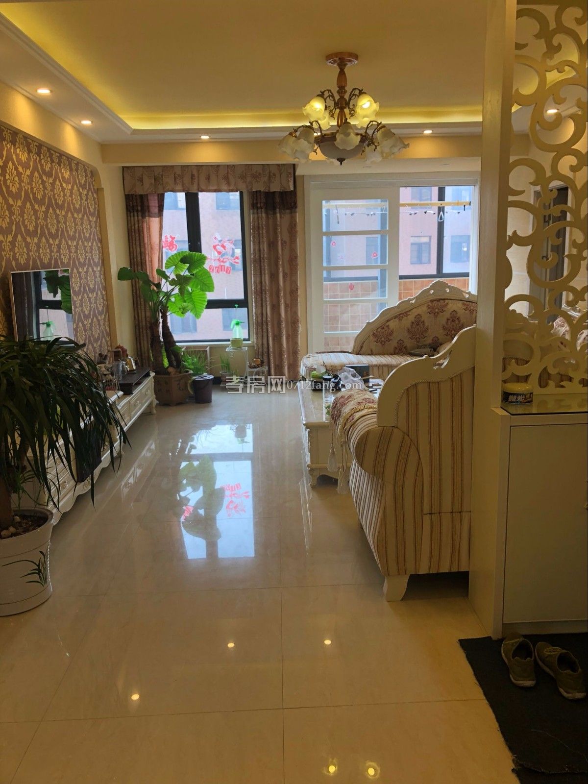 中建國(guó)際花園洋房 豪裝 大三房 家具家電齊全 5/6 兩證滿(mǎn)二  124.7平米 售價(jià)121萬(wàn)