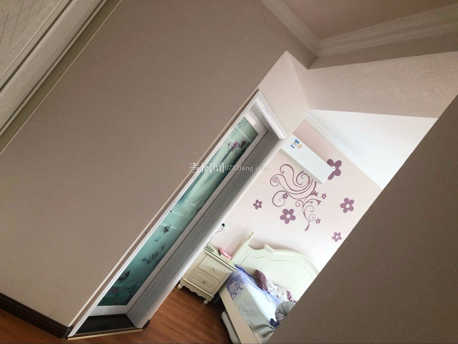 中建國際花園洋房豪裝大三房家具家電齊全5/6兩證滿二124.7平米售價(jià)121萬