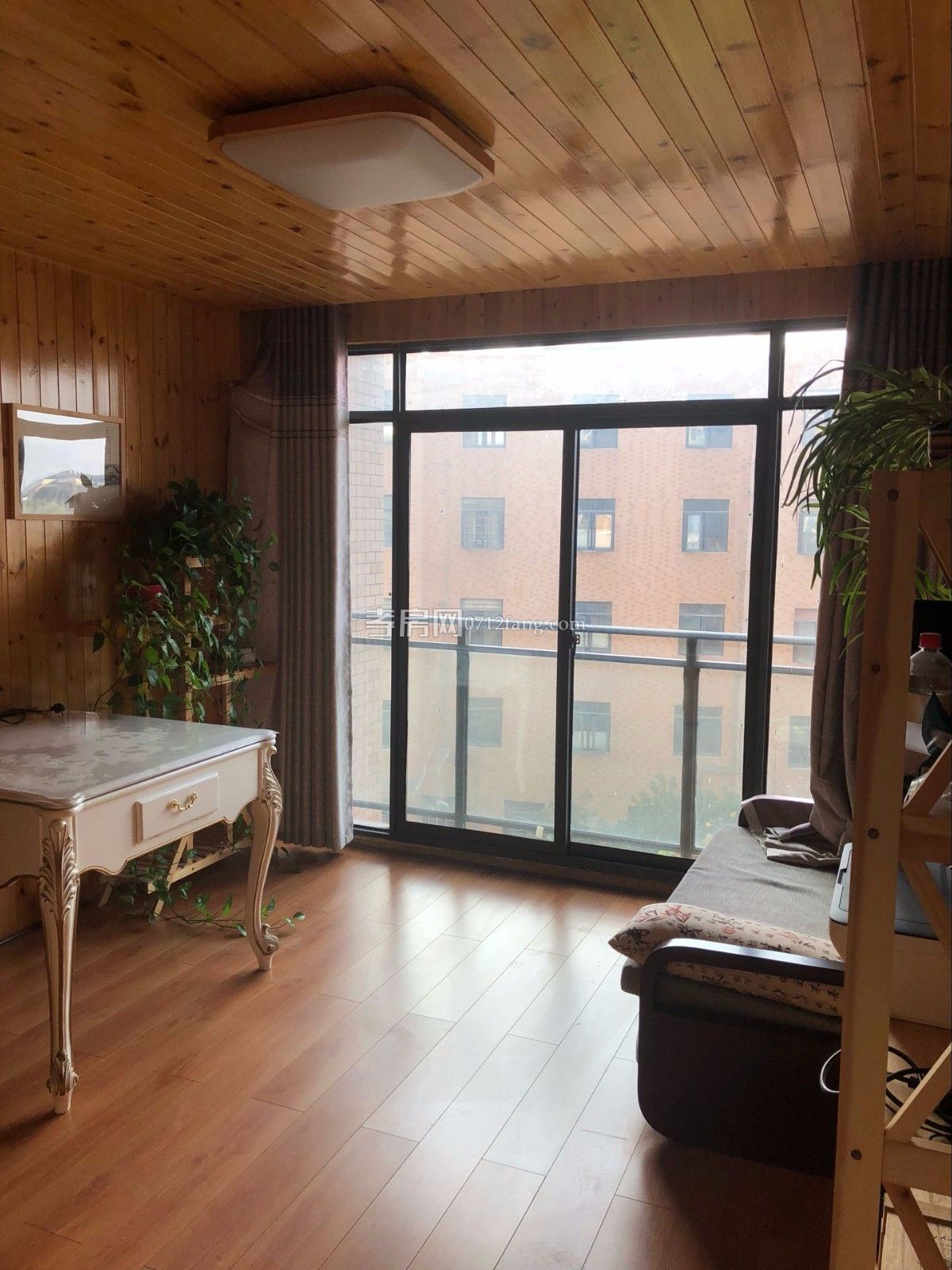 中建國際花園洋房豪裝大三房家具家電齊全5/6兩證滿二124.7平米售價(jià)121萬