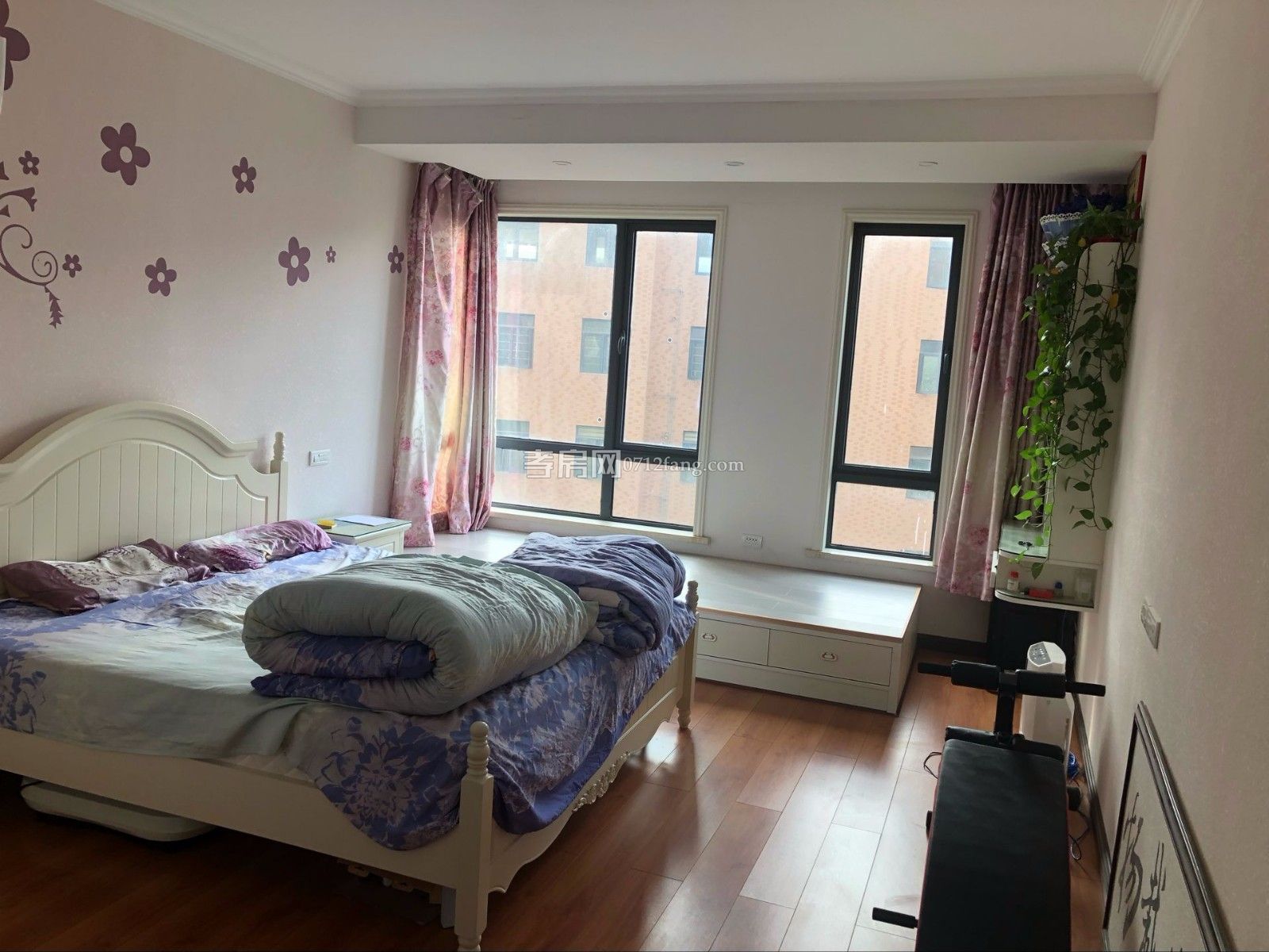 中建國際花園洋房豪裝大三房家具家電齊全5/6兩證滿二124.7平米售價(jià)121萬